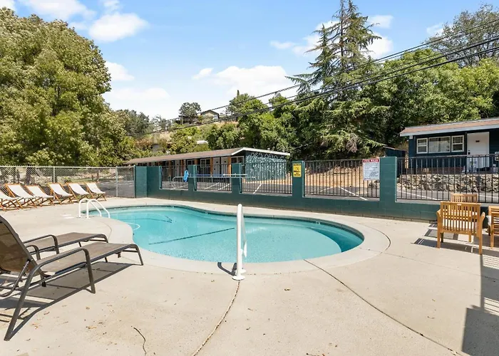 The Heather Sequoia Motel Rm 4